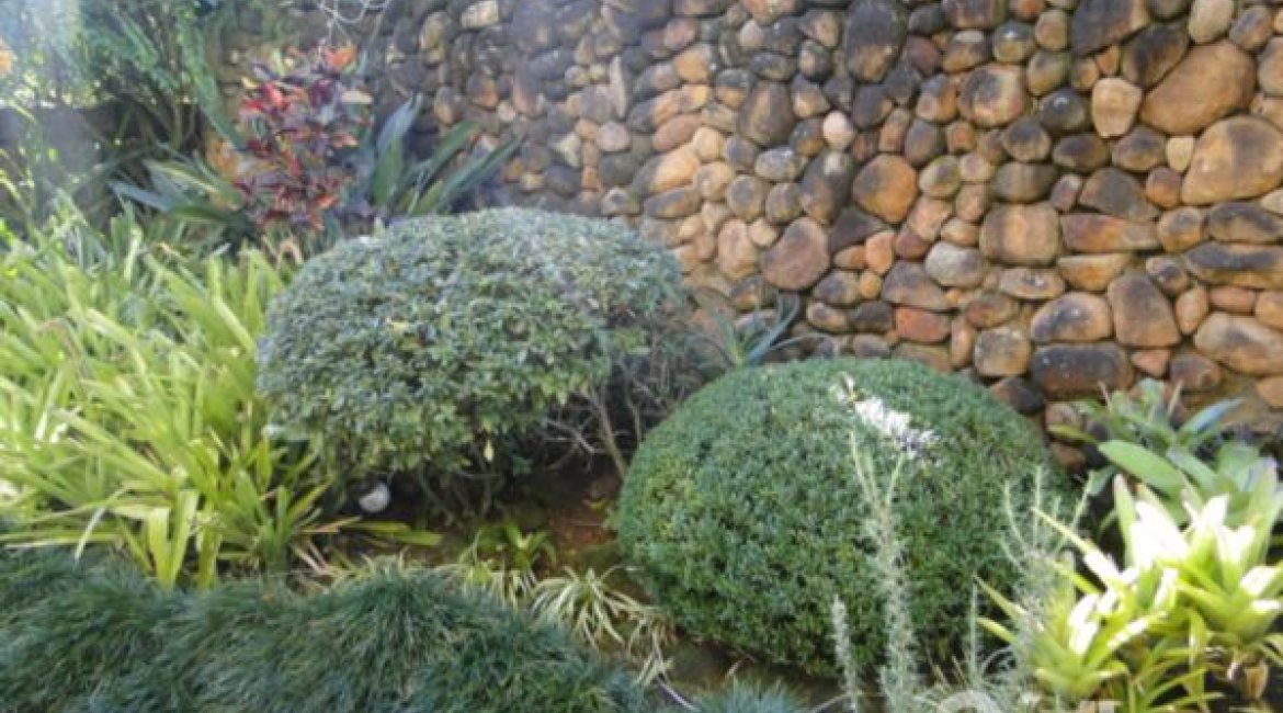 Casa à venda com 400m², 3 dormitórios, 1 suíte, 3 vagas, no bairro Jardim Isabel em Porto Alegre