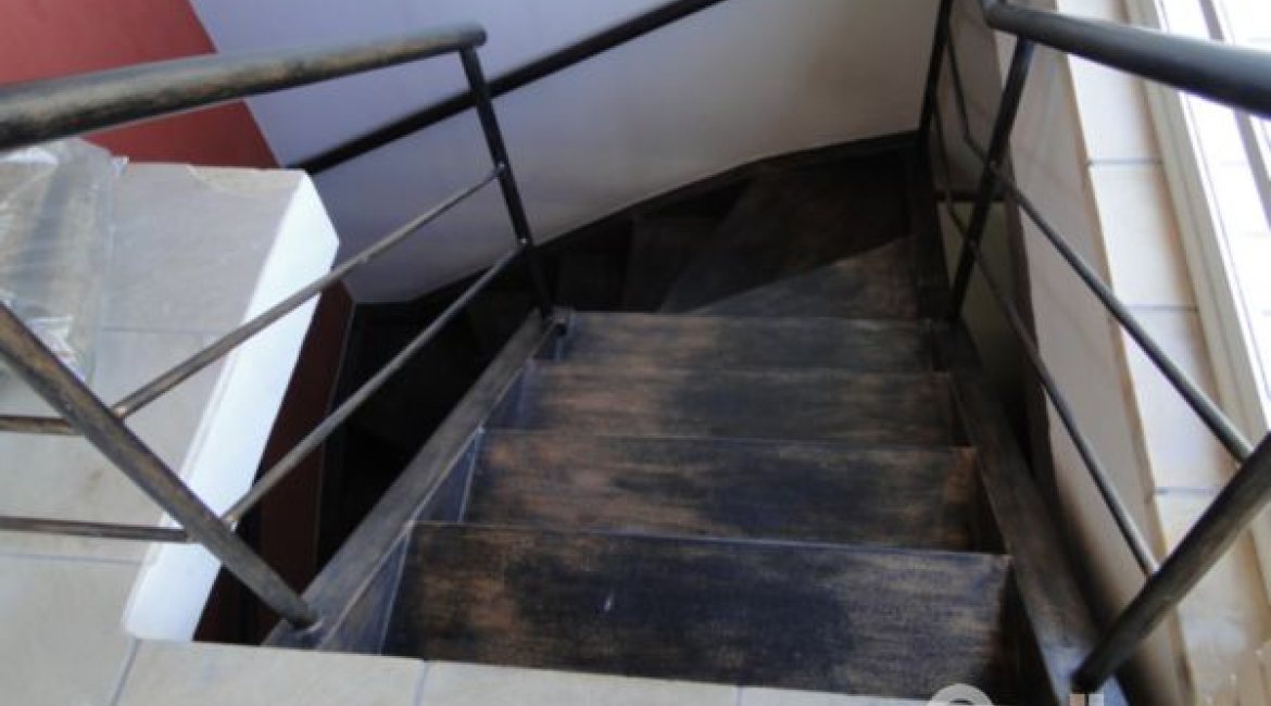 Casa à venda com 400m², 3 dormitórios, 1 suíte, 3 vagas, no bairro Jardim Isabel em Porto Alegre