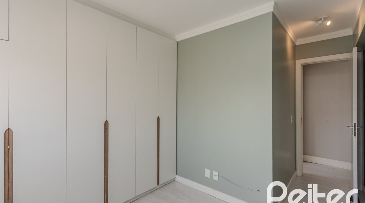 Apartamento à venda com 90m², 3 dormitórios, 1 suíte, 2 vagas, no bairro Tristeza em Porto Alegre