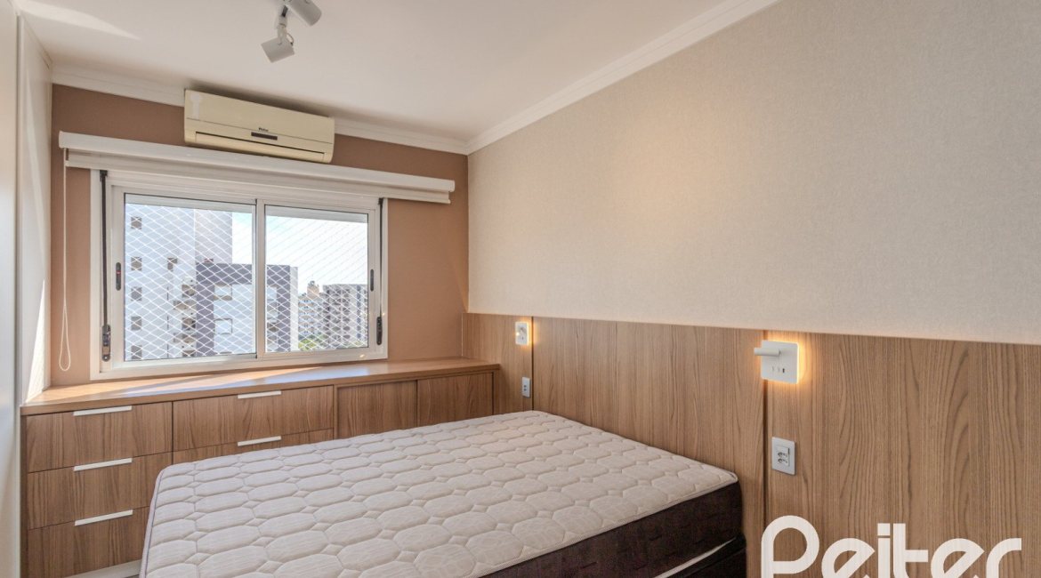 Apartamento à venda com 90m², 3 dormitórios, 1 suíte, 2 vagas, no bairro Tristeza em Porto Alegre