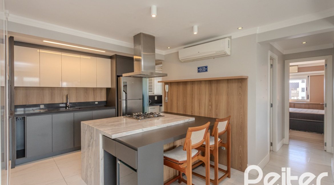 Apartamento à venda com 90m², 3 dormitórios, 1 suíte, 2 vagas, no bairro Tristeza em Porto Alegre