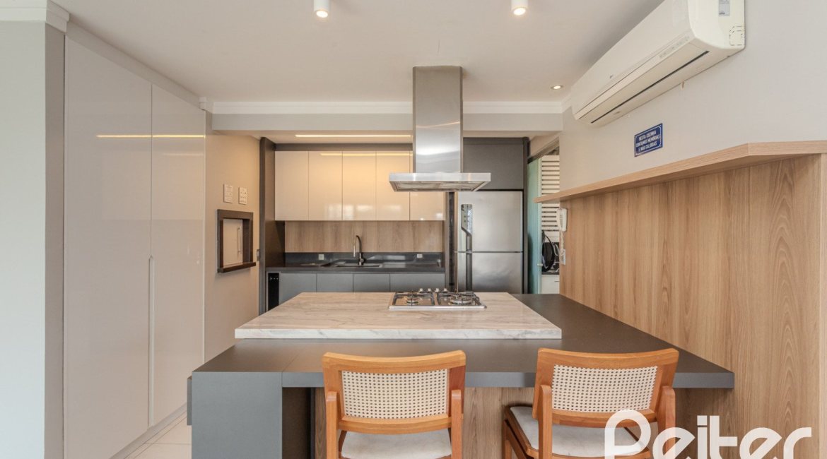 Apartamento à venda com 90m², 3 dormitórios, 1 suíte, 2 vagas, no bairro Tristeza em Porto Alegre