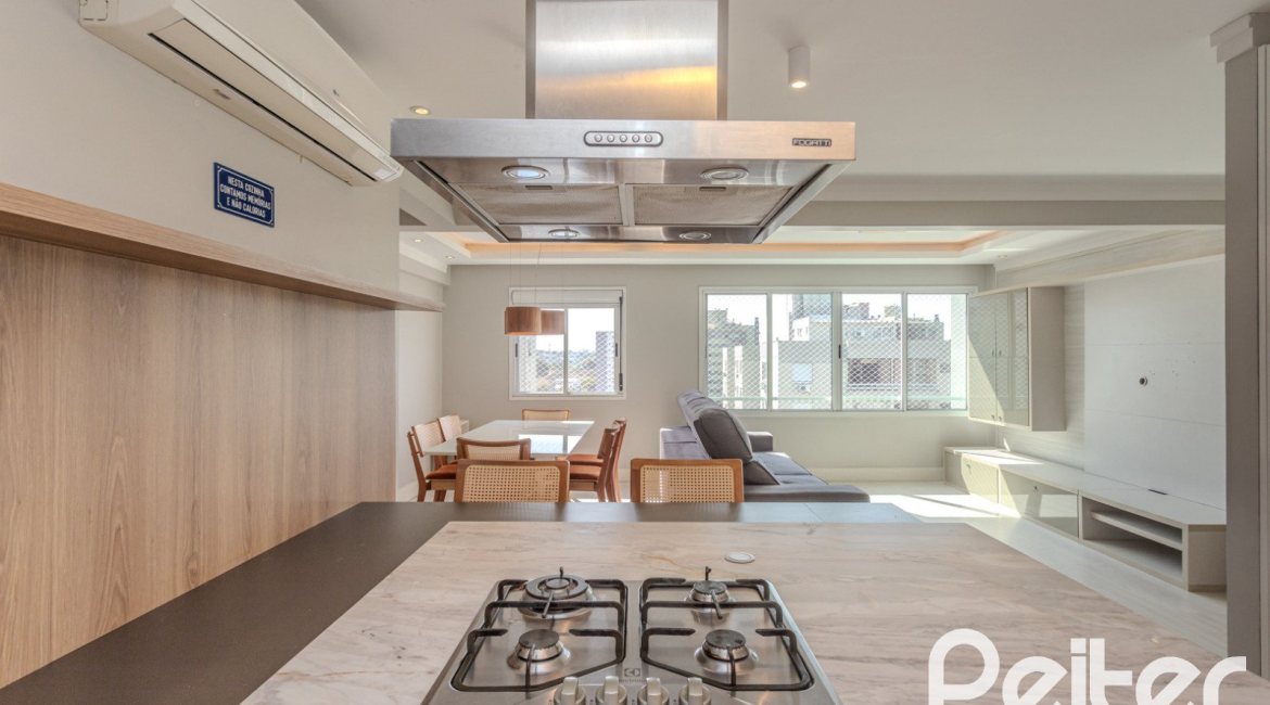 Apartamento à venda com 90m², 3 dormitórios, 1 suíte, 2 vagas, no bairro Tristeza em Porto Alegre