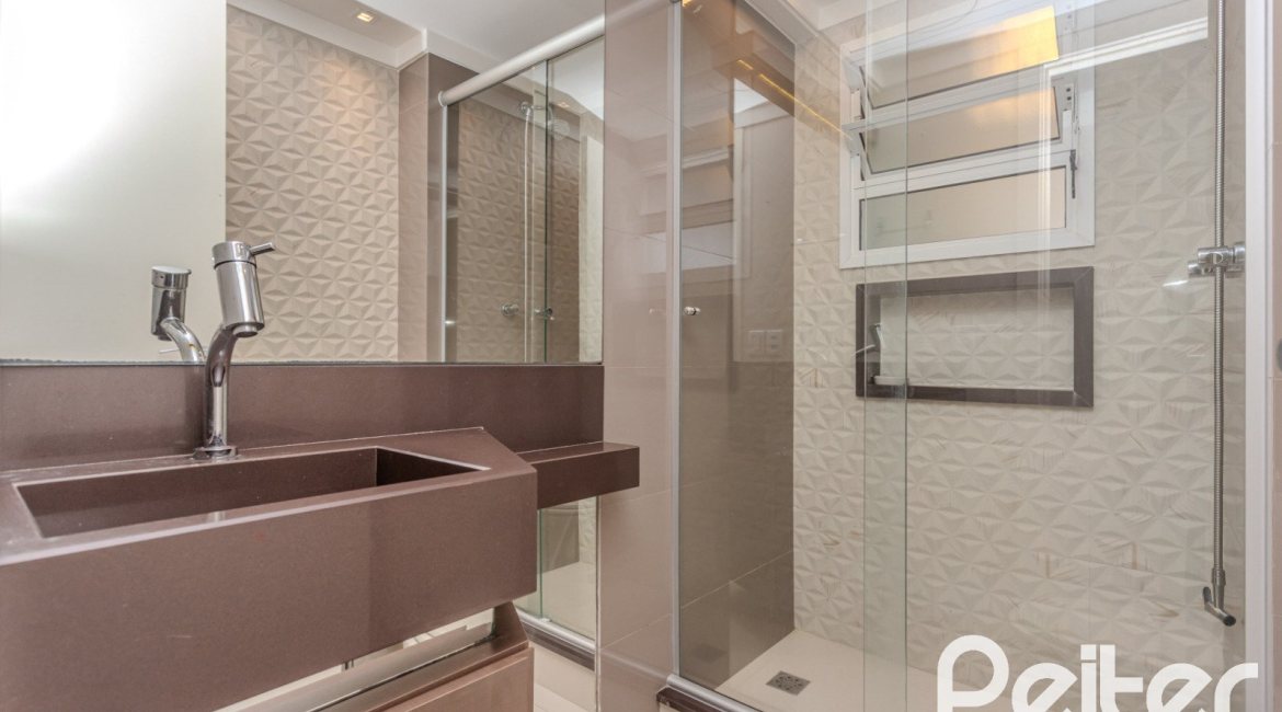 Apartamento à venda com 90m², 3 dormitórios, 1 suíte, 2 vagas, no bairro Tristeza em Porto Alegre