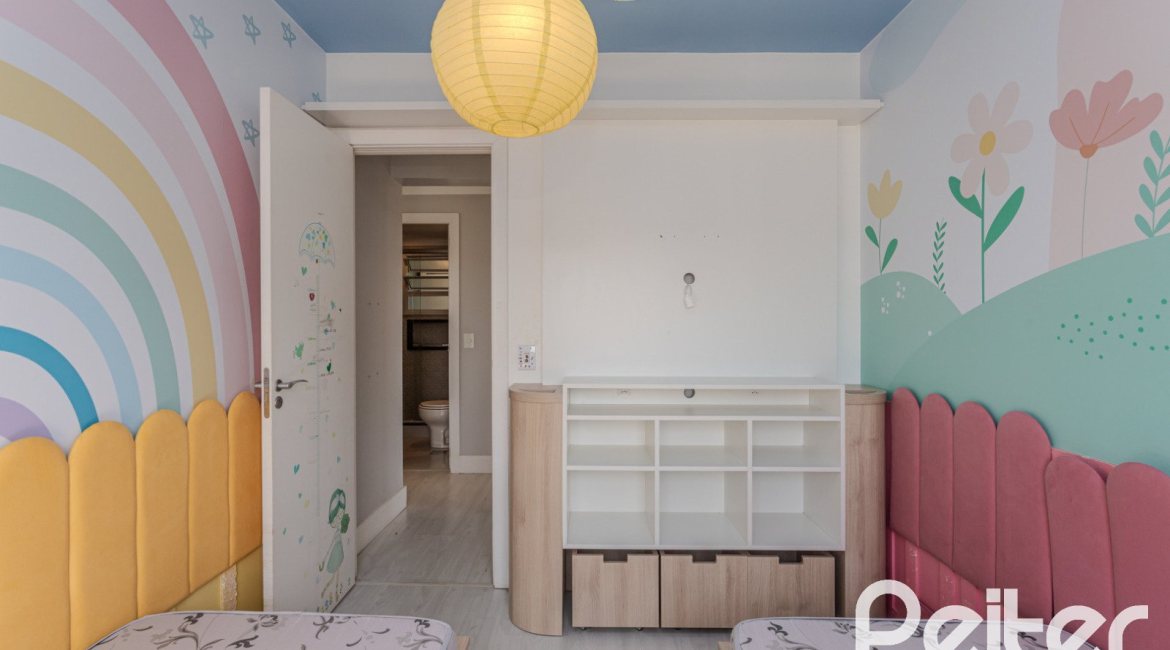 Apartamento à venda com 90m², 3 dormitórios, 1 suíte, 2 vagas, no bairro Tristeza em Porto Alegre