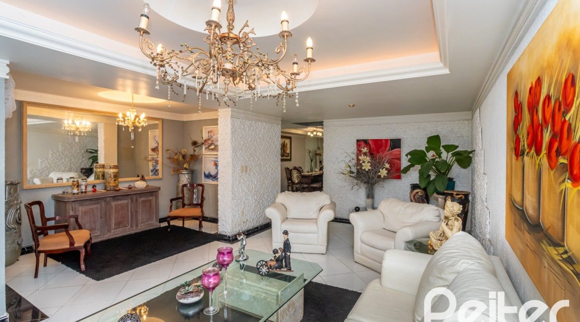 Casa à venda com 407m², 3 dormitórios, 2 suítes, 4 vagas, no bairro Ipanema em Porto Alegre