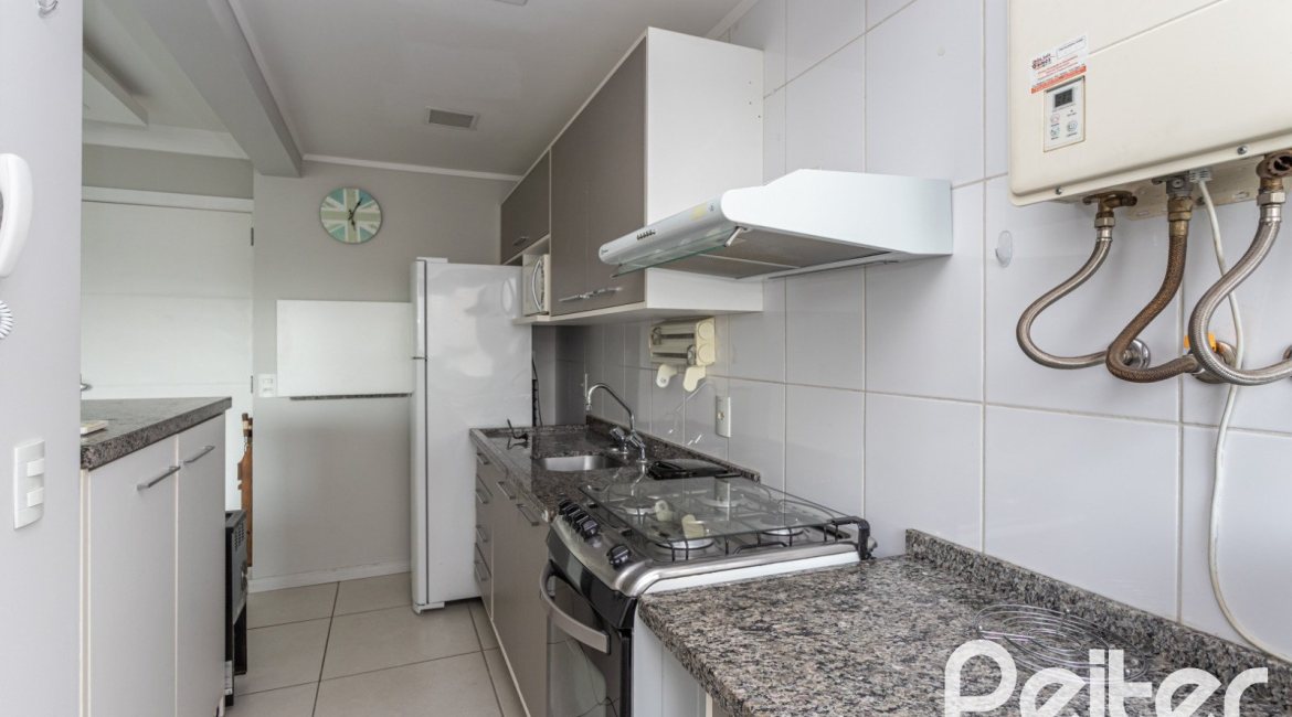 Apartamento à venda com 57m², 2 dormitórios, 1 suíte, 1 vaga, no bairro Tristeza em Porto Alegre