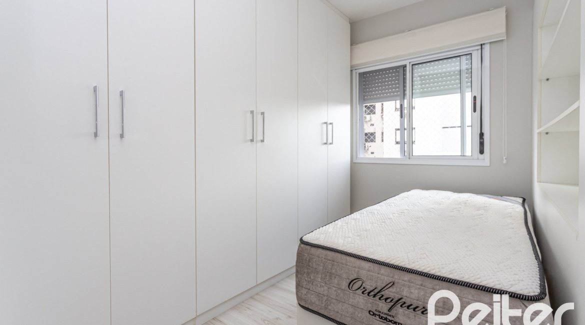 Apartamento à venda com 57m², 2 dormitórios, 1 suíte, 1 vaga, no bairro Tristeza em Porto Alegre