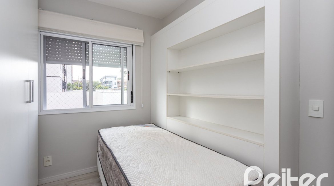 Apartamento à venda com 57m², 2 dormitórios, 1 suíte, 1 vaga, no bairro Tristeza em Porto Alegre