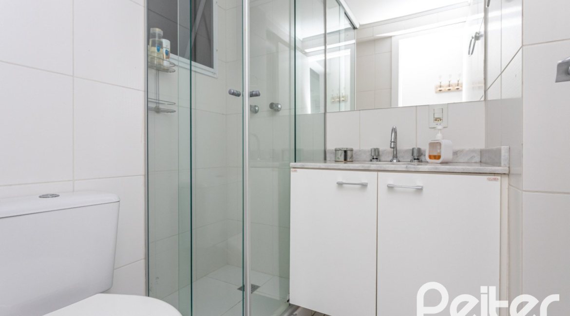 Apartamento à venda com 57m², 2 dormitórios, 1 suíte, 1 vaga, no bairro Tristeza em Porto Alegre