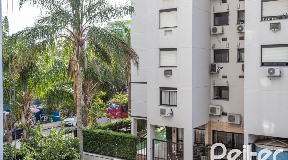 Apartamento à venda com 57m², 2 dormitórios, 1 suíte, 1 vaga, no bairro Tristeza em Porto Alegre