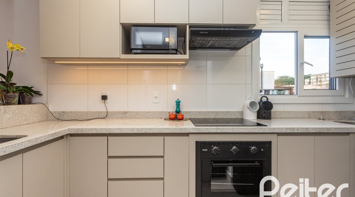 Cobertura à venda com 163m², 3 dormitórios, 2 suítes, 2 vagas, no bairro Tristeza em Porto Alegre
