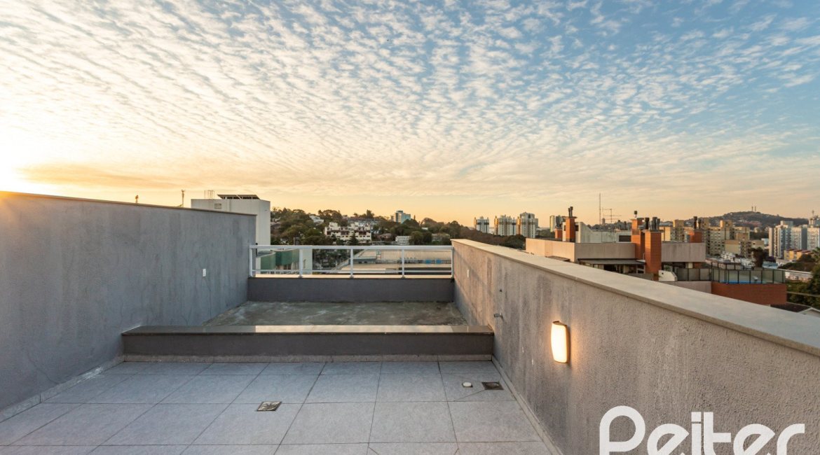 Cobertura à venda com 163m², 3 dormitórios, 2 suítes, 2 vagas, no bairro Tristeza em Porto Alegre