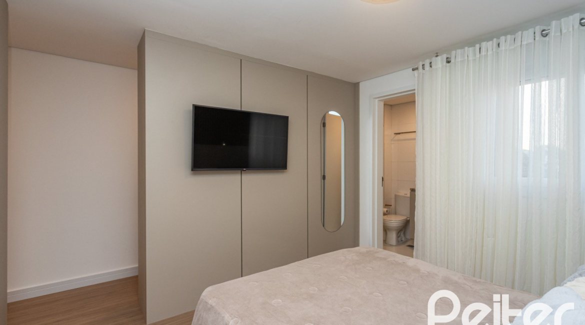 Cobertura à venda com 163m², 3 dormitórios, 2 suítes, 2 vagas, no bairro Tristeza em Porto Alegre