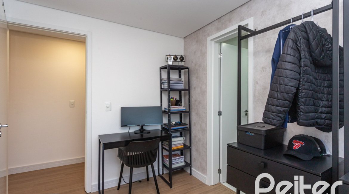 Cobertura à venda com 163m², 3 dormitórios, 2 suítes, 2 vagas, no bairro Tristeza em Porto Alegre