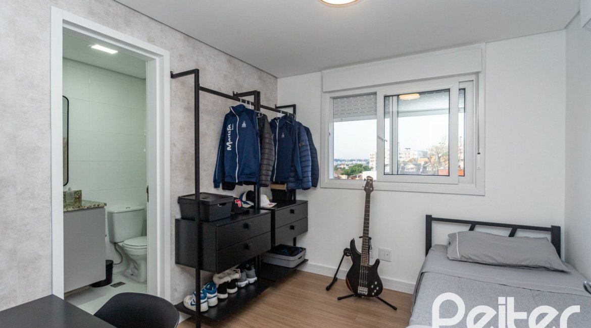 Cobertura à venda com 163m², 3 dormitórios, 2 suítes, 2 vagas, no bairro Tristeza em Porto Alegre