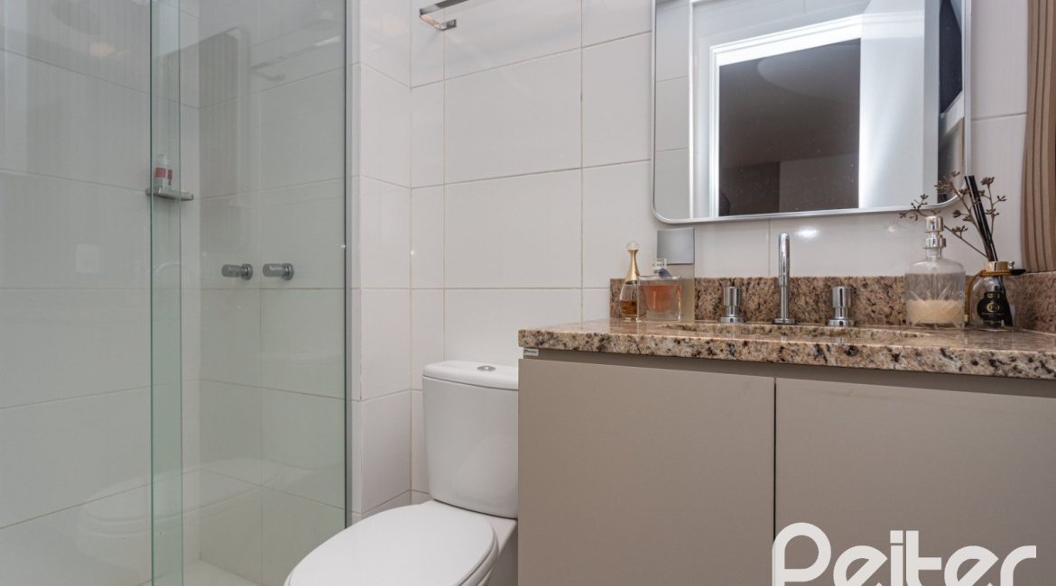 Cobertura à venda com 163m², 3 dormitórios, 2 suítes, 2 vagas, no bairro Tristeza em Porto Alegre