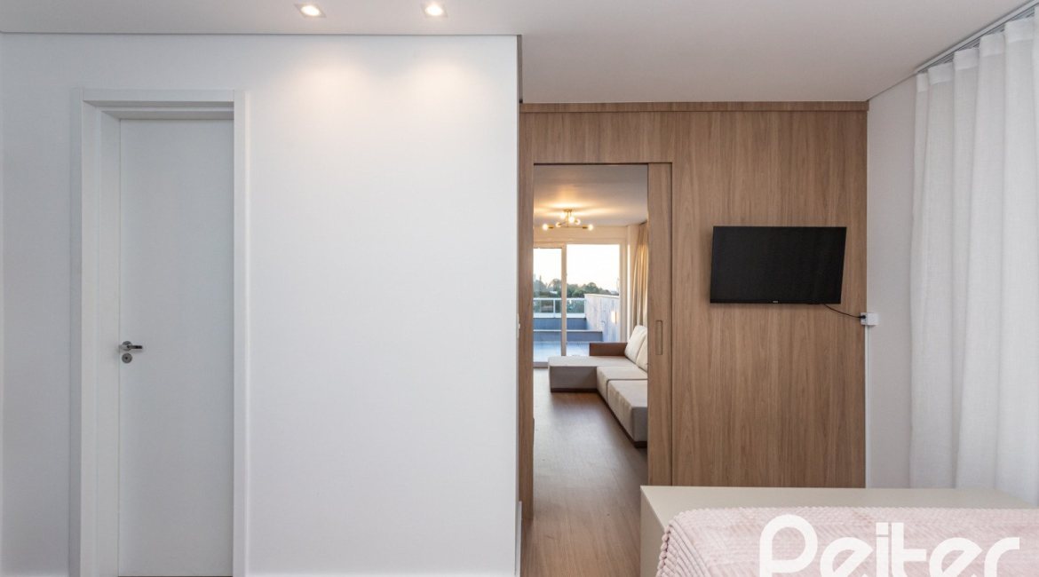 Cobertura à venda com 163m², 3 dormitórios, 2 suítes, 2 vagas, no bairro Tristeza em Porto Alegre