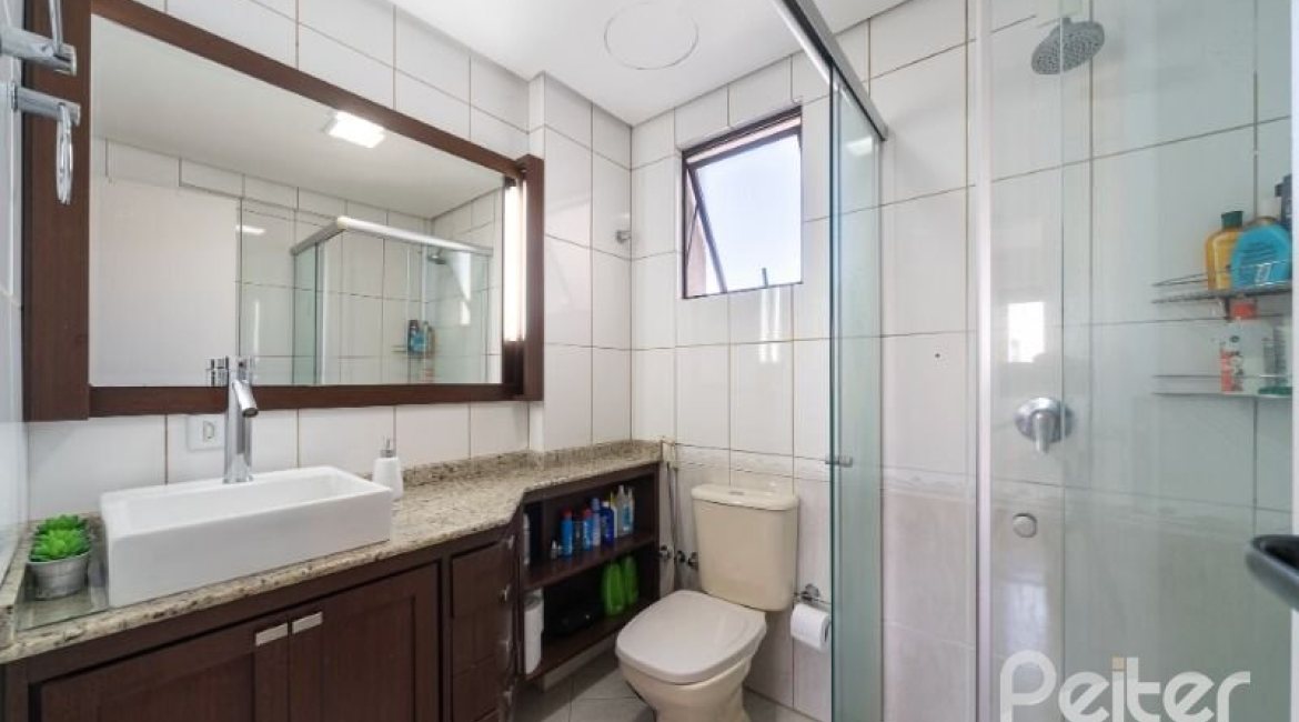 Apartamento à venda com 136m², 3 dormitórios, 1 suíte, 3 vagas, no bairro Tristeza em PORTO ALEGRE