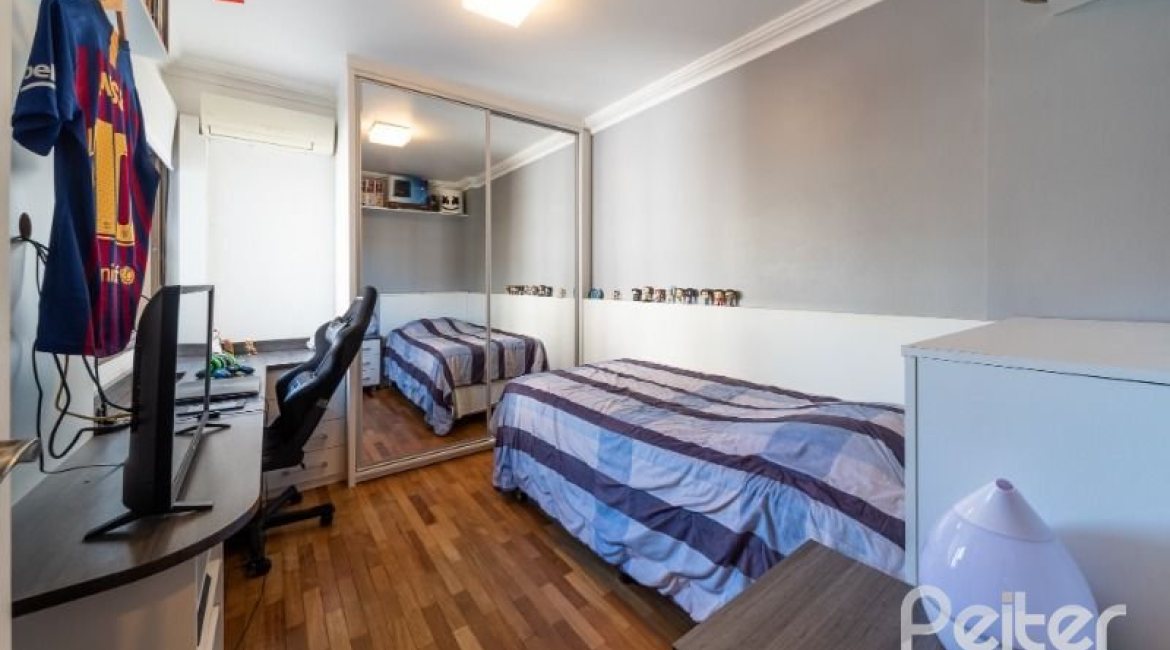 Apartamento à venda com 136m², 3 dormitórios, 1 suíte, 3 vagas, no bairro Tristeza em PORTO ALEGRE