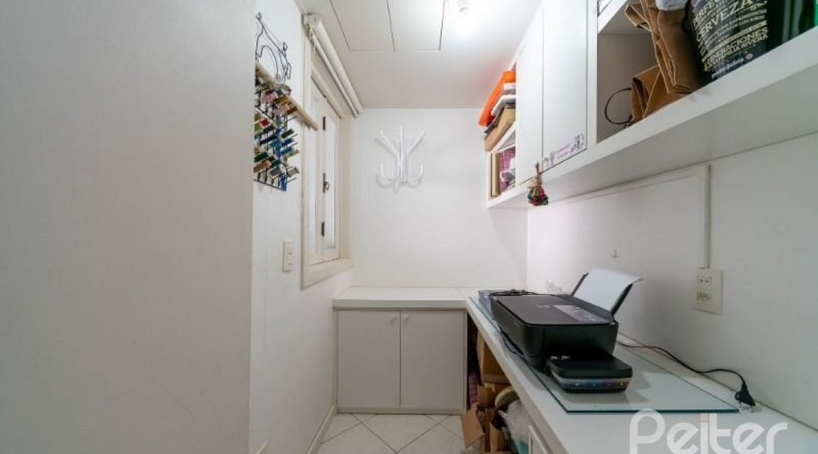 Apartamento à venda com 136m², 3 dormitórios, 1 suíte, 3 vagas, no bairro Tristeza em PORTO ALEGRE