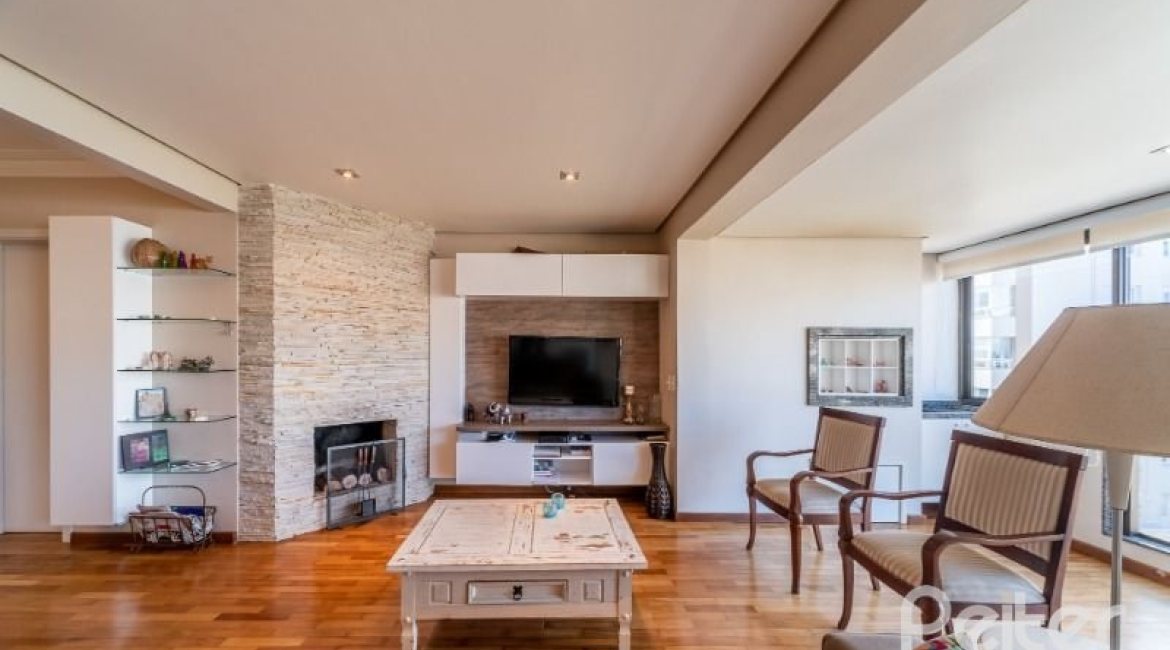 Apartamento à venda com 136m², 3 dormitórios, 1 suíte, 3 vagas, no bairro Tristeza em PORTO ALEGRE