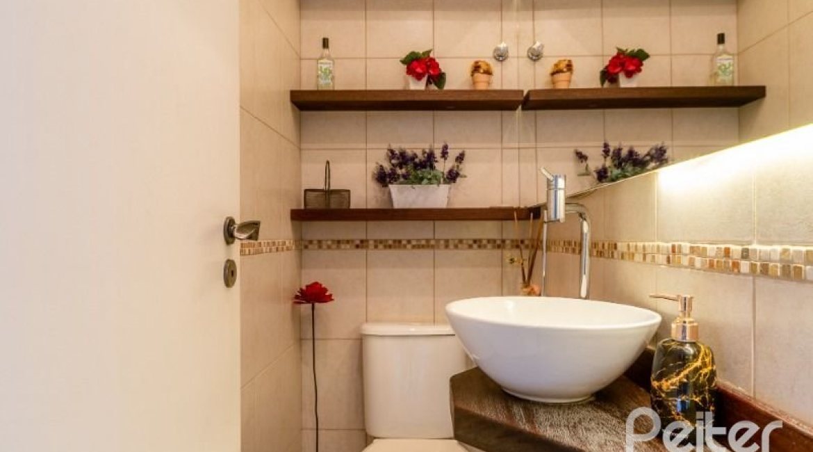 Apartamento à venda com 136m², 3 dormitórios, 1 suíte, 3 vagas, no bairro Tristeza em PORTO ALEGRE