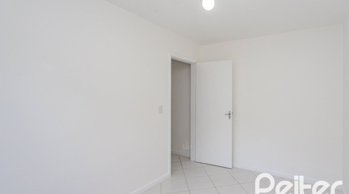 Casa à venda com 350m², 3 dormitórios, 1 suíte, 2 vagas, no bairro Jardim Isabel em Porto Alegre