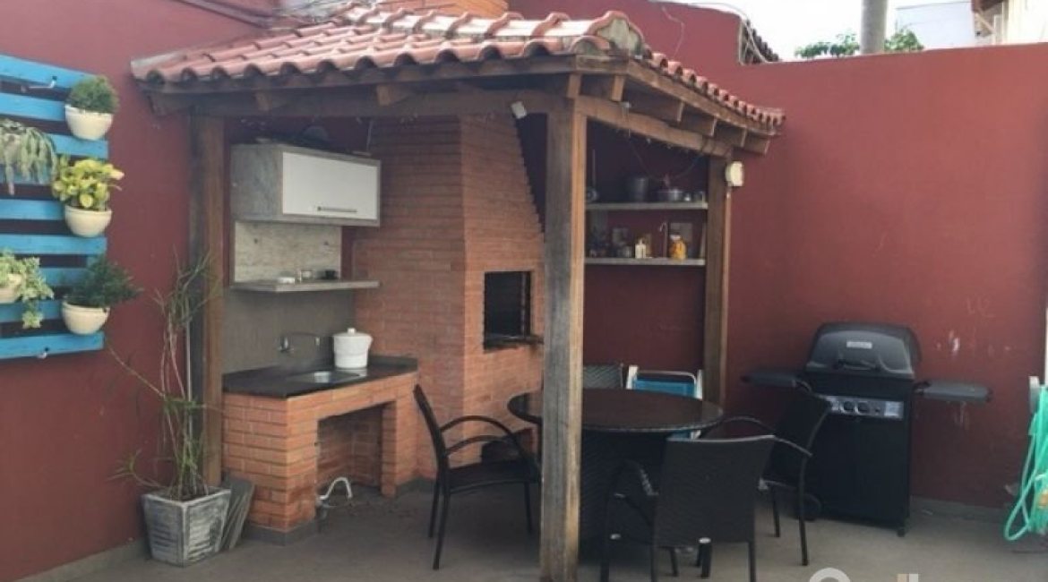 Casa em Condomínio à venda com 270m², 3 dormitórios, 1 suíte, 3 vagas, no bairro Tristeza em Porto Alegre