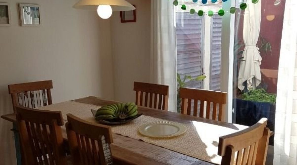 Casa em Condomínio à venda com 270m², 3 dormitórios, 1 suíte, 3 vagas, no bairro Tristeza em Porto Alegre