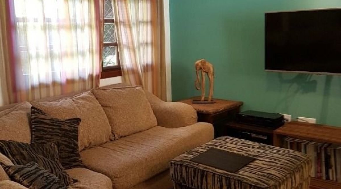 Casa em Condomínio à venda com 270m², 3 dormitórios, 1 suíte, 3 vagas, no bairro Tristeza em Porto Alegre