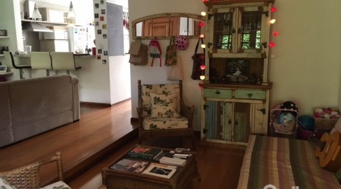 Casa em Condomínio à venda com 270m², 3 dormitórios, 1 suíte, 3 vagas, no bairro Tristeza em Porto Alegre