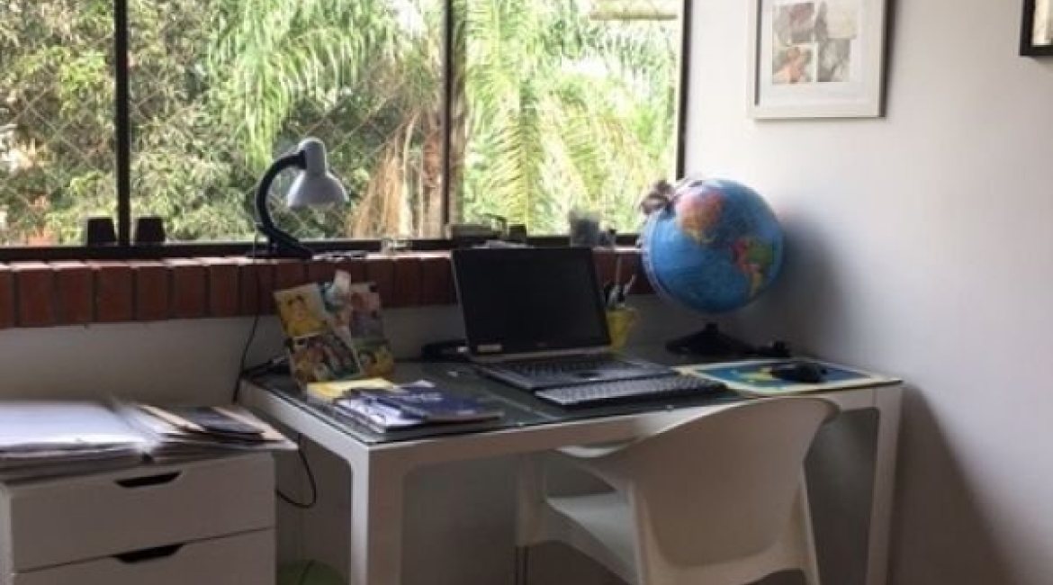 Casa em Condomínio à venda com 270m², 3 dormitórios, 1 suíte, 3 vagas, no bairro Tristeza em Porto Alegre