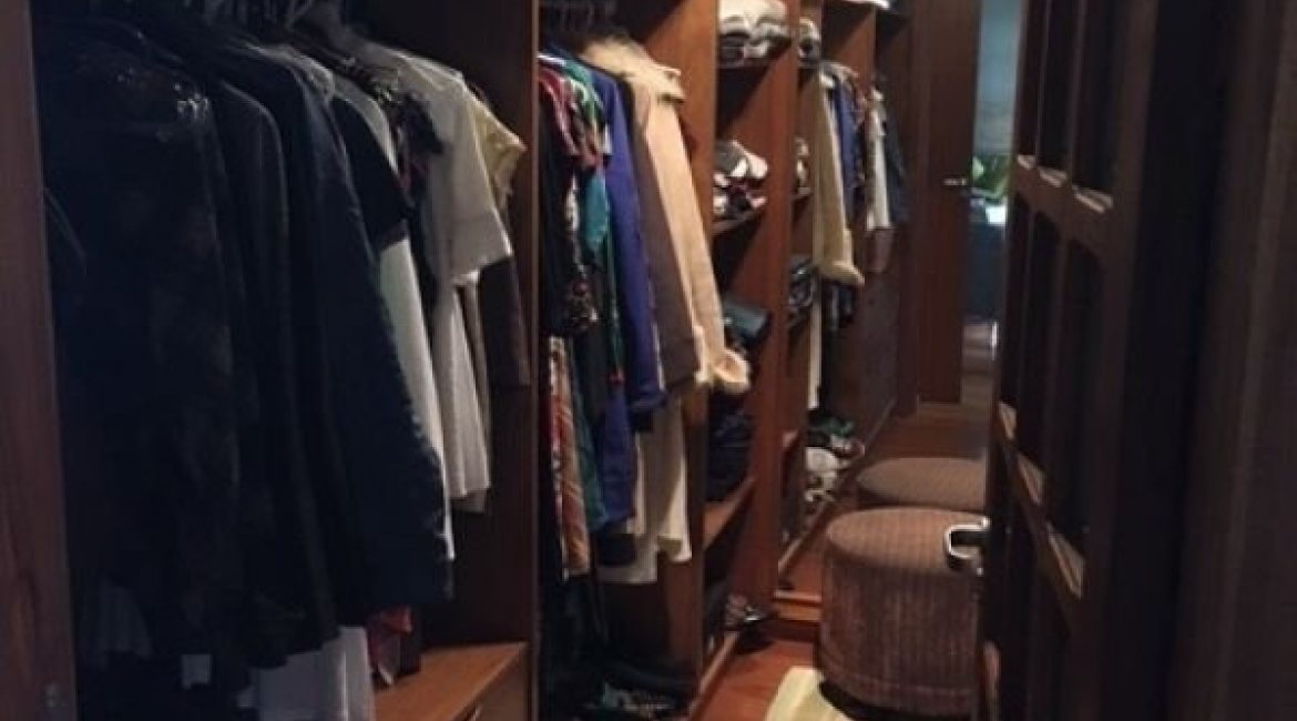 Casa em Condomínio à venda com 270m², 3 dormitórios, 1 suíte, 3 vagas, no bairro Tristeza em Porto Alegre