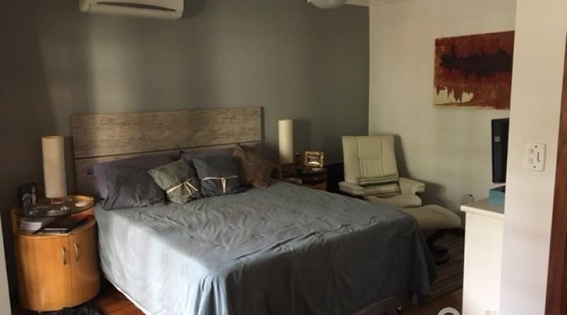 Casa em Condomínio à venda com 270m², 3 dormitórios, 1 suíte, 3 vagas, no bairro Tristeza em Porto Alegre