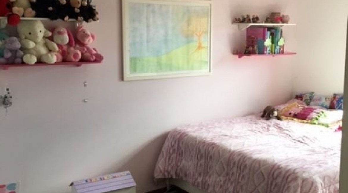 Casa em Condomínio à venda com 270m², 3 dormitórios, 1 suíte, 3 vagas, no bairro Tristeza em Porto Alegre