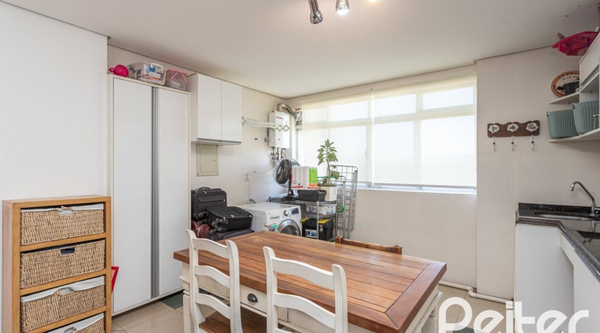 Cobertura à venda com 150m², 2 dormitórios, 1 vaga, no bairro Tristeza em Porto Alegre