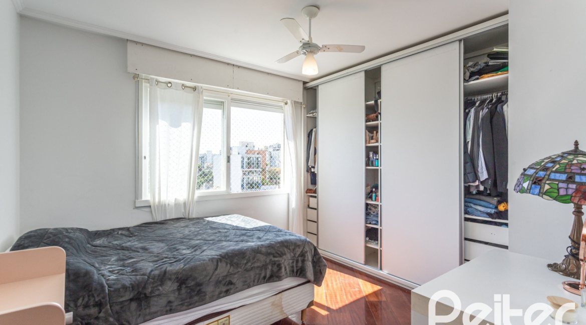 Cobertura à venda com 150m², 2 dormitórios, 1 vaga, no bairro Tristeza em Porto Alegre