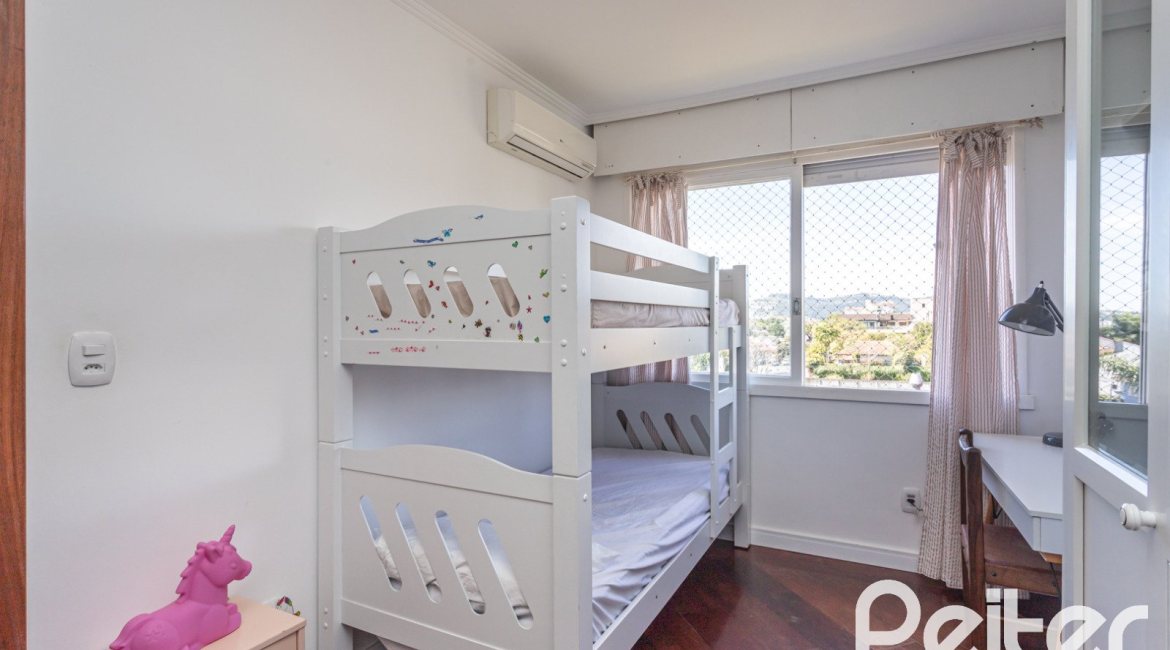 Cobertura à venda com 150m², 2 dormitórios, 1 vaga, no bairro Tristeza em Porto Alegre