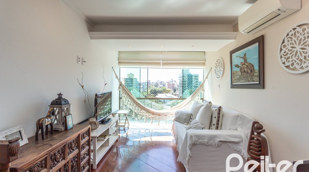 Cobertura à venda com 150m², 2 dormitórios, 1 vaga, no bairro Tristeza em Porto Alegre