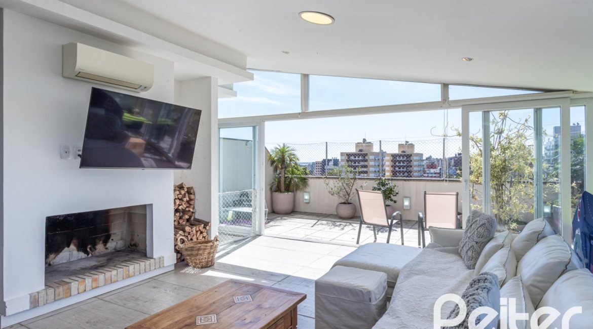 Cobertura à venda com 150m², 2 dormitórios, 1 vaga, no bairro Tristeza em Porto Alegre