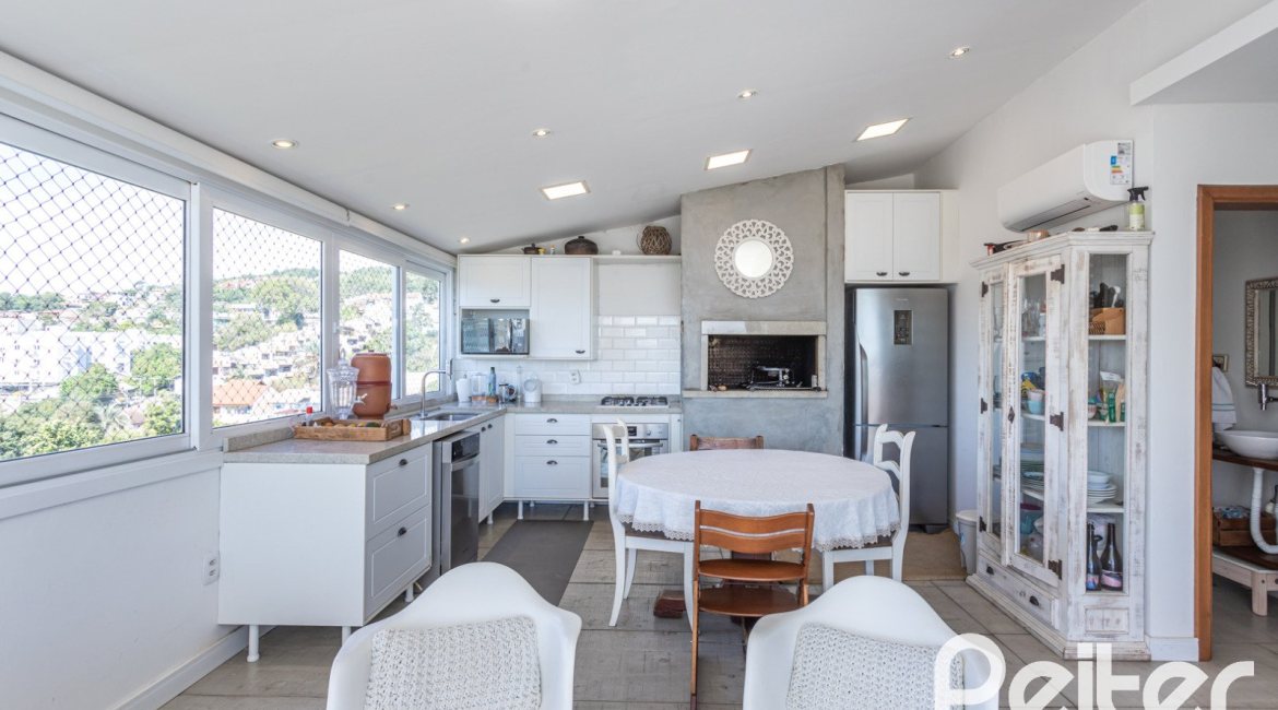 Cobertura à venda com 150m², 2 dormitórios, 1 vaga, no bairro Tristeza em Porto Alegre