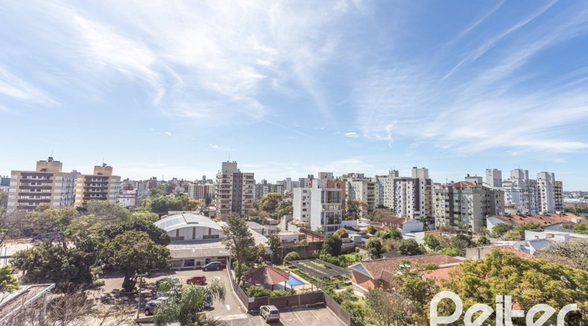 Cobertura à venda com 150m², 2 dormitórios, 1 vaga, no bairro Tristeza em Porto Alegre