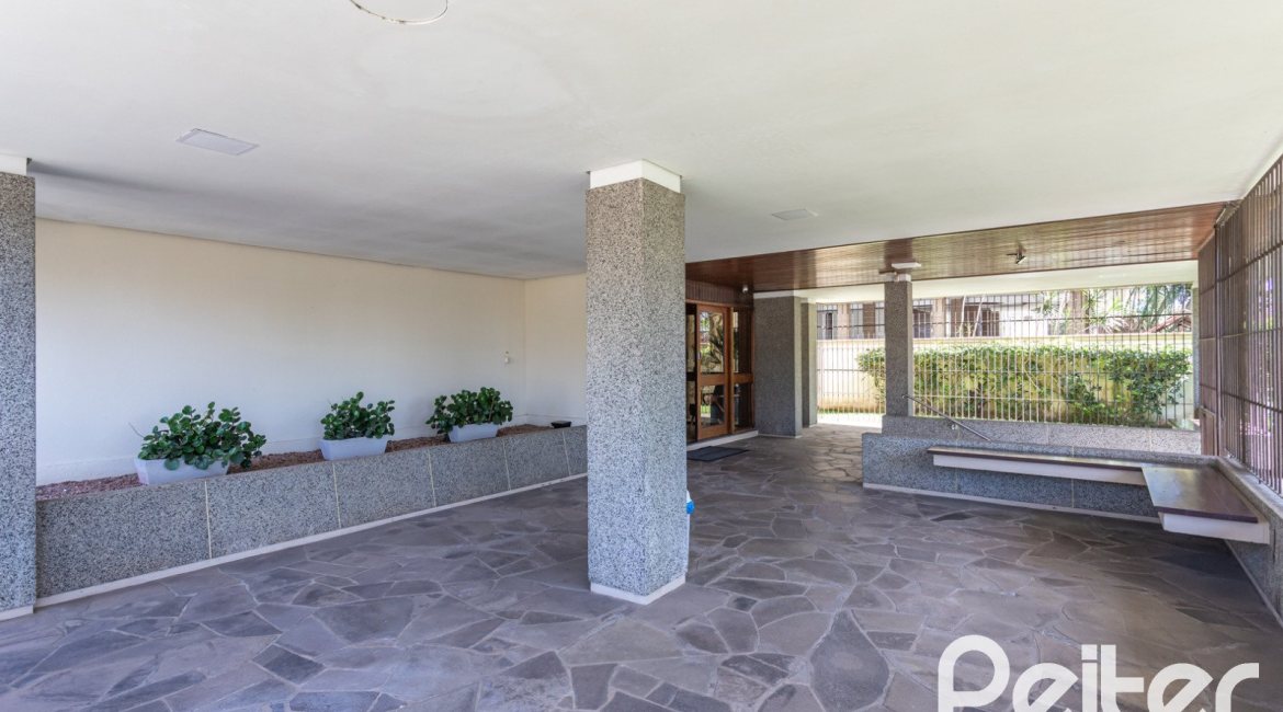 Cobertura à venda com 150m², 2 dormitórios, 1 vaga, no bairro Tristeza em Porto Alegre