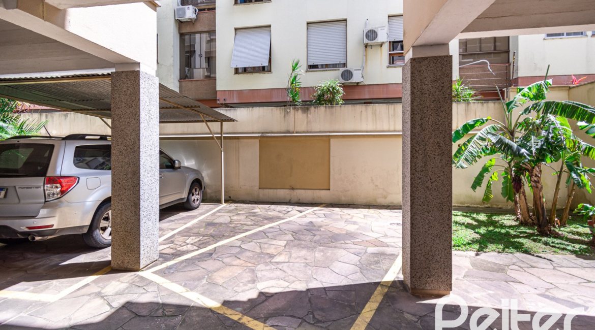 Cobertura à venda com 150m², 2 dormitórios, 1 vaga, no bairro Tristeza em Porto Alegre