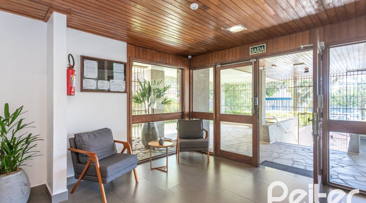 Cobertura à venda com 150m², 2 dormitórios, 1 vaga, no bairro Tristeza em Porto Alegre