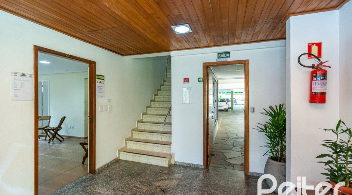 Cobertura à venda com 150m², 2 dormitórios, 1 vaga, no bairro Tristeza em Porto Alegre