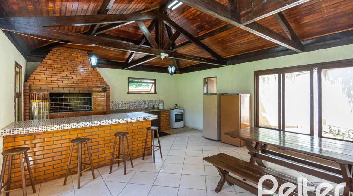 Cobertura à venda com 150m², 2 dormitórios, 1 vaga, no bairro Tristeza em Porto Alegre