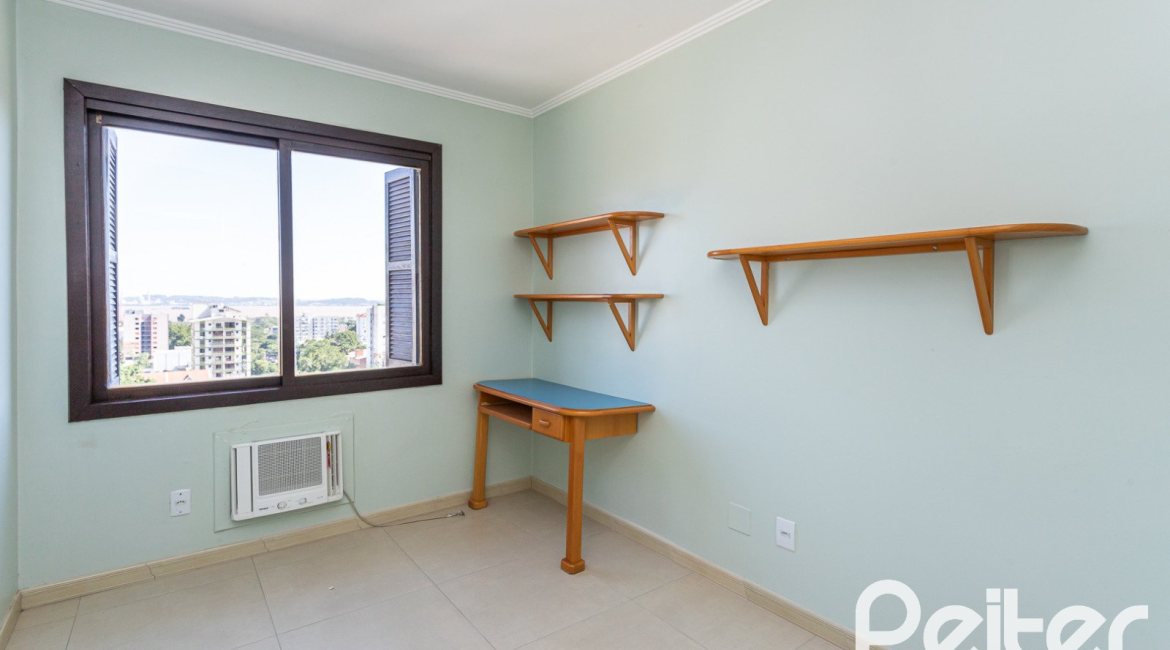 Apartamento à venda com 95m², 3 dormitórios, 1 suíte, 2 vagas, no bairro Tristeza em Porto Alegre