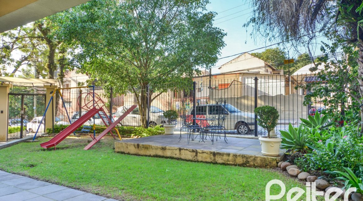 Apartamento à venda com 95m², 3 dormitórios, 1 suíte, 2 vagas, no bairro Tristeza em Porto Alegre